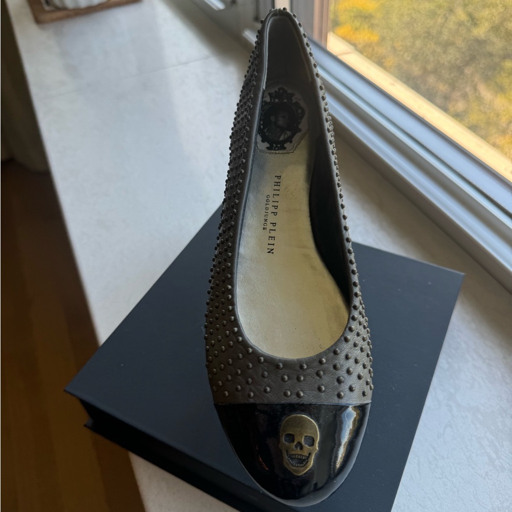 Philipp Plein Black and Gray Studded Flats with Skull Detail